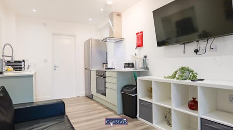 Old Silk Apartments - Luxury Studios, 1 & 2-beds in Coventry City Centre by COVSTAYS Apartment in Coventry