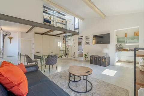 Lion 32 Apartment in Florence