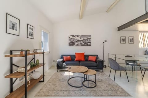 Lion 32 Apartment in Florence