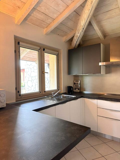 The Sunrise Apartments Apartment in Desenzano del Garda