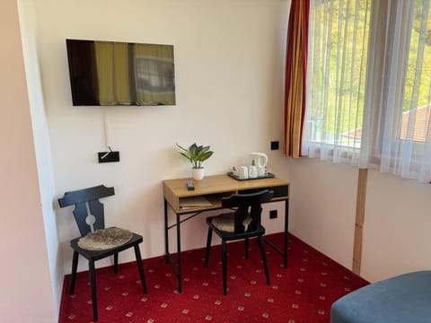 TV and multimedia, Photo of the whole room