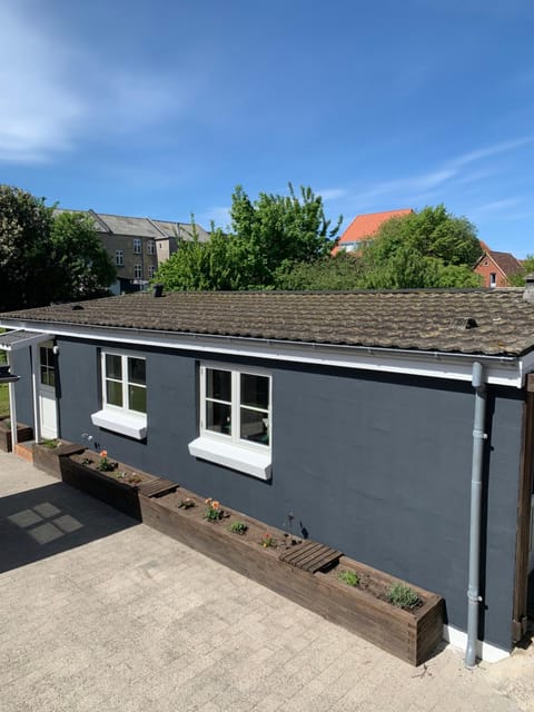 Property building, Day