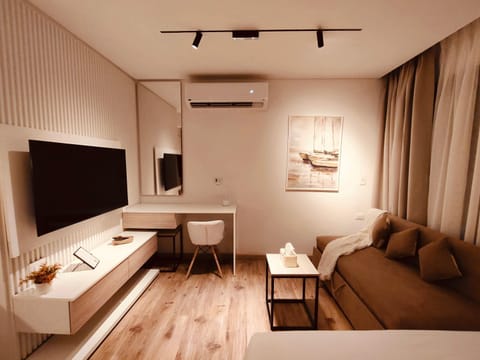 Communal lounge/ TV room, TV and multimedia, Living room, Photo of the whole room, Seating area, Evening entertainment, air conditioner