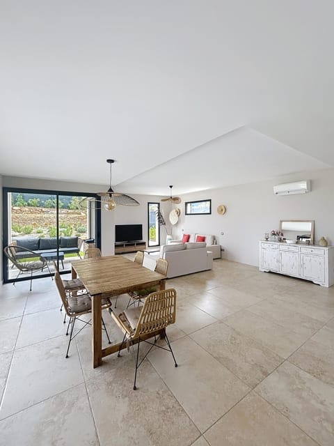 Villa Capucine - Modern Villa Villa in Antibes