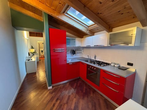 Kitchen or kitchenette, dishwasher, stove