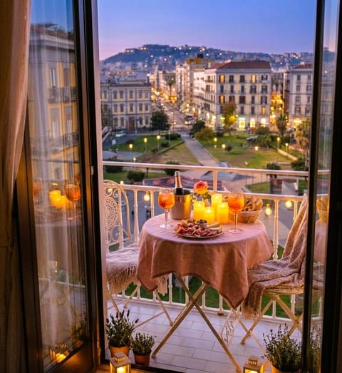 View (from property/room), Balcony/Terrace, City view