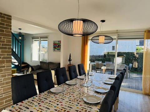 Confortable maison rénovée, jardin clos, 1km plage Villa in Quiberon