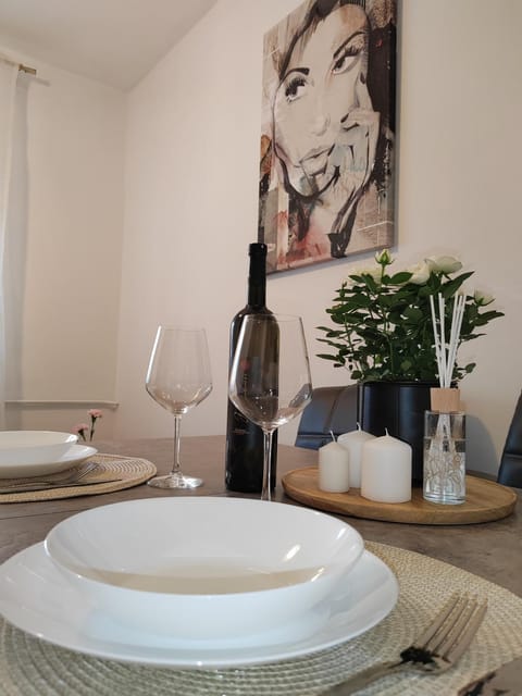 Decorative detail, Dining area