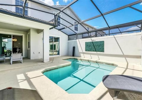 Patio, Day, Pool view, Swimming pool, sunbed