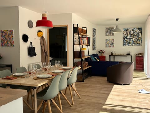 Living room, Seating area, Dining area