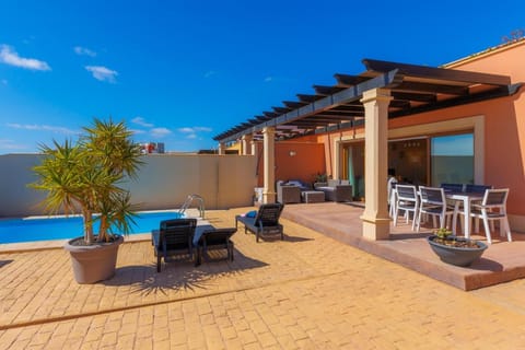 Property building, Patio, View (from property/room), Dining area, Pool view, Swimming pool, Swimming pool