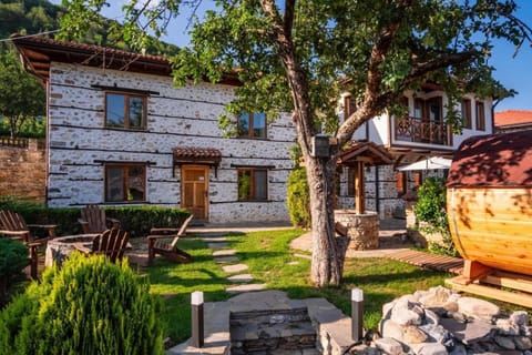 Property building, Day, Natural landscape, Garden