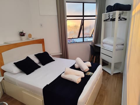 Bed, Photo of the whole room, Bedroom, towels