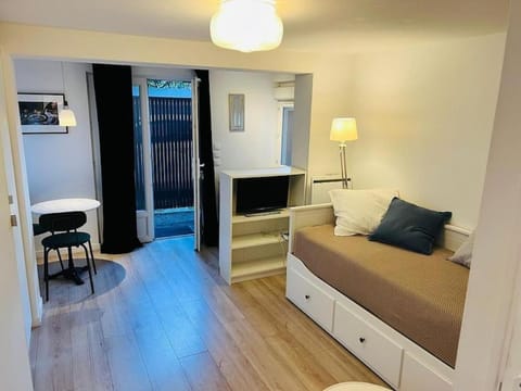 Charmant Studio terrasse Apartment in Noisy-le-Grand