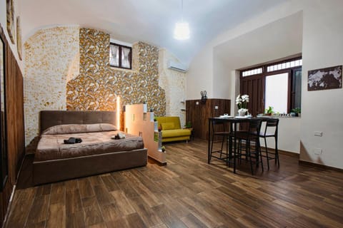 Metro 300m & SpaccaNapoli 5min - Authentic Loft Apartment in Naples