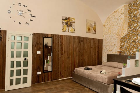 Metro 300m & SpaccaNapoli 5min - Authentic Loft Apartment in Naples