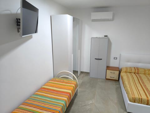 TV and multimedia, Bedroom, wardrobe, air conditioner, air conditioner