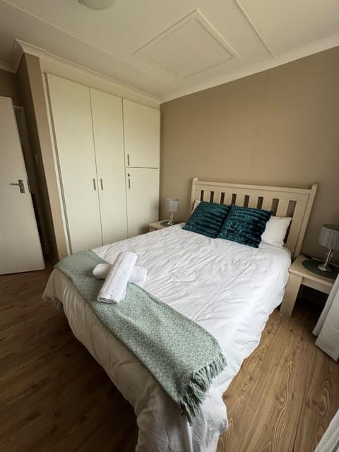 Hermanus Beach Club 104 Apartment in Hermanus