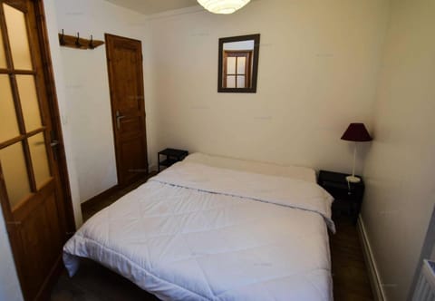 Bed, Bedroom, furniture