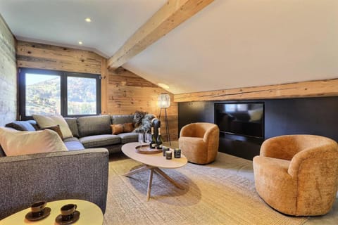 Bed, Living room, fireplace, kitchen