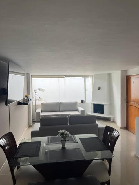 Communal lounge/ TV room, Living room, Dining area