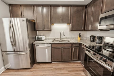 Biltmore Luxury 1513 #7 Townhomes l 2Bd 2 Bth Apartment in Clarksville