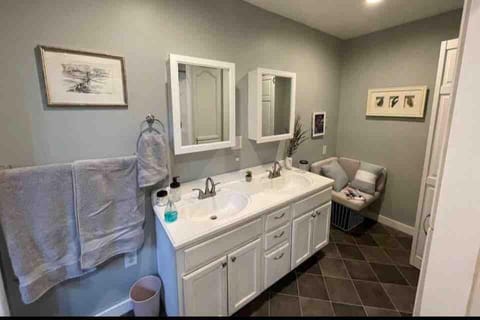 Seneca Cabin - New Updates - Fun Getaway! Cabin in Shenandoah Valley