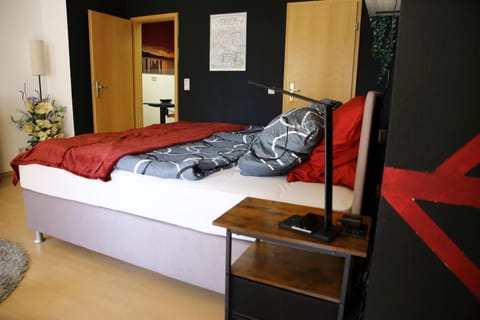 Bed, Photo of the whole room, Seating area, Bedroom