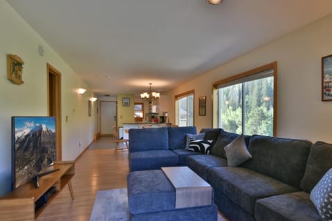 Woodbridge Inn Getaway: Pet Friendly, Mountain Views Apartment in Frisco
