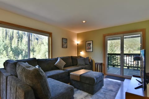 Woodbridge Inn Getaway: Pet Friendly, Mountain Views Apartment in Frisco