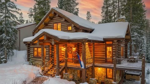 Moose Drool Lodge House in Fraser