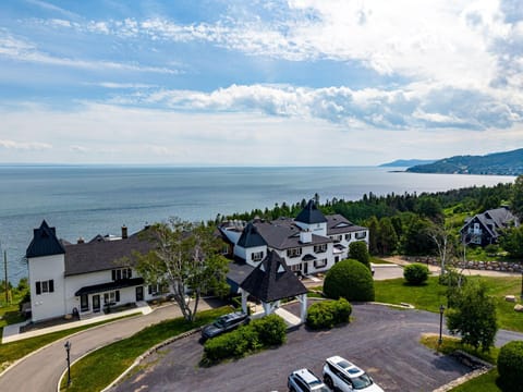Property building, Natural landscape, Bird's eye view, Mountain view, River view, Sea view