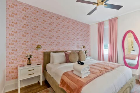 Nashville Delight - Fun Murals & Downtown Views House in East Nashville