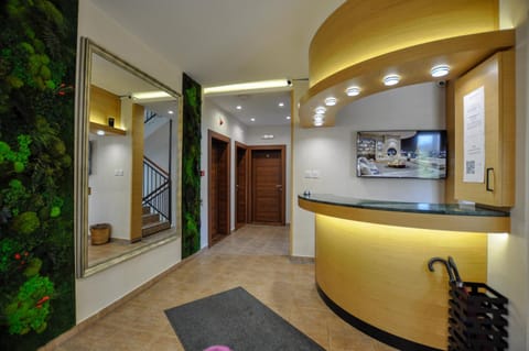 TV and multimedia, Lobby or reception