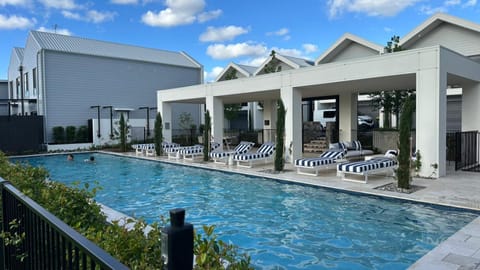 Swimming pool, Swimming pool