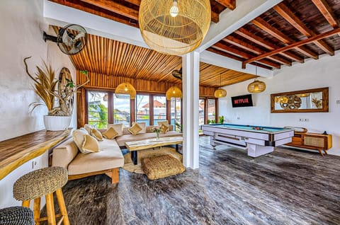 Living room, Photo of the whole room, Seating area, Dining area