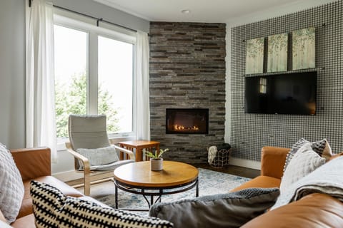 Communal lounge/ TV room, TV and multimedia, Living room, Seating area, Evening entertainment, fireplace