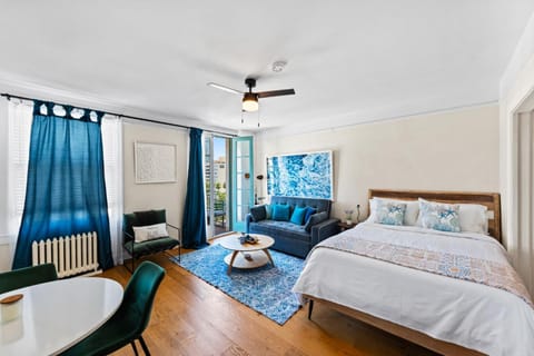 Bed, Balcony/Terrace, Living room