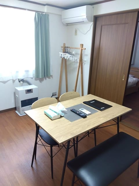 Dining area, heating