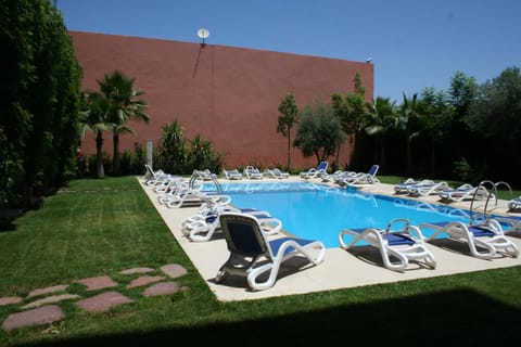 Swimming pool, Swimming pool