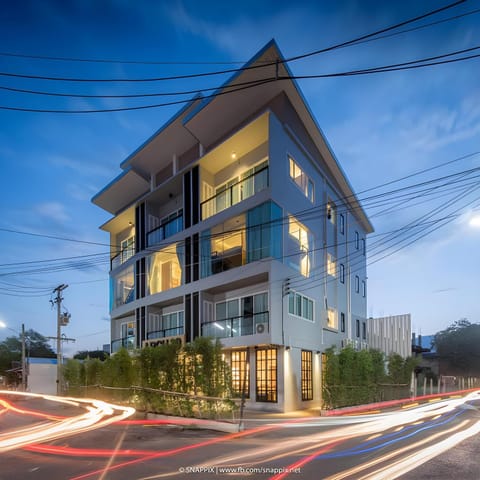 Property building, Night, Neighbourhood, Street view, Location, Parking