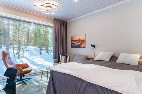 Bed, View (from property/room), Living room, Photo of the whole room, Seating area, Bedroom