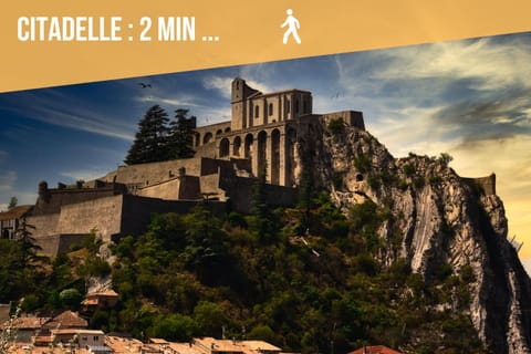 Nearby landmark, Day, Natural landscape, Landmark view, Mountain view