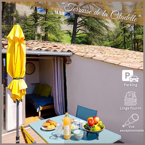 Patio, City view, Landmark view, Mountain view