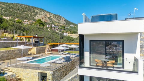 Property building, Day, Natural landscape, Bird's eye view, Pool view, Swimming pool