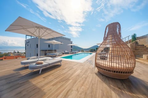 Day, Pool view, Swimming pool, sunbed