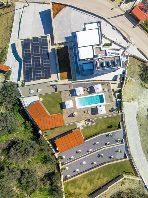 Property building, Bird's eye view, Location