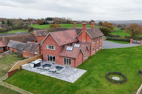 Grange House - Sleeps 24 House in Wychavon District