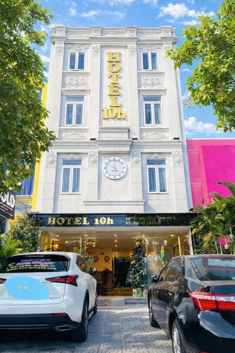 Property building, Day