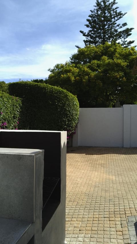 Property building, Natural landscape, Balcony/Terrace